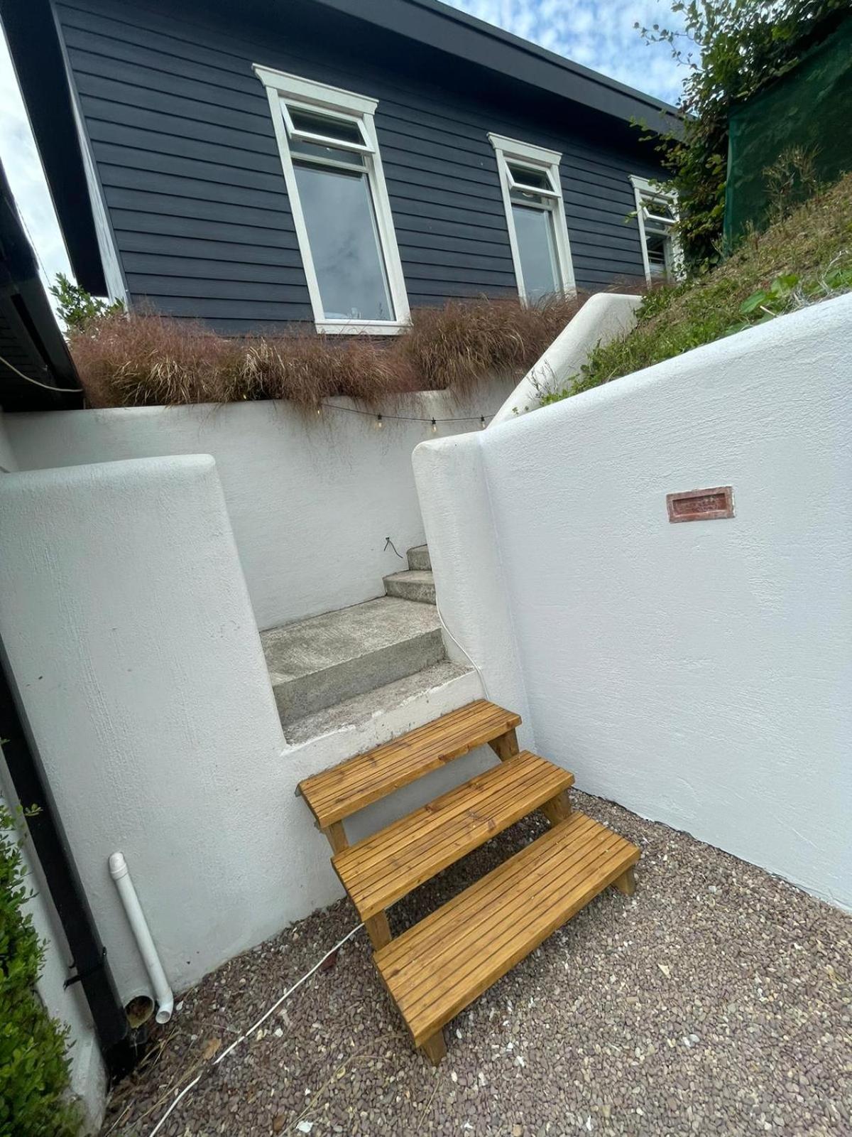 Ocean Breeze Villa Cork Exterior photo