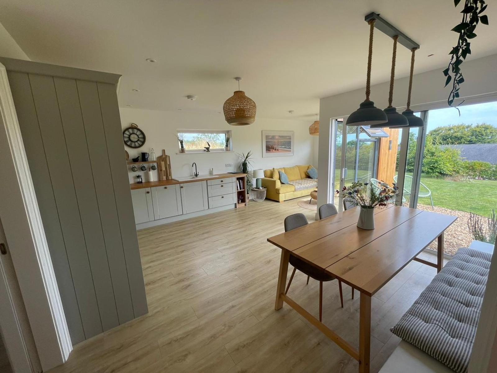 Ocean Breeze Villa Cork Exterior photo
